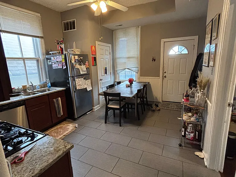 2718 N Wilton Ave #1 — Photo 16