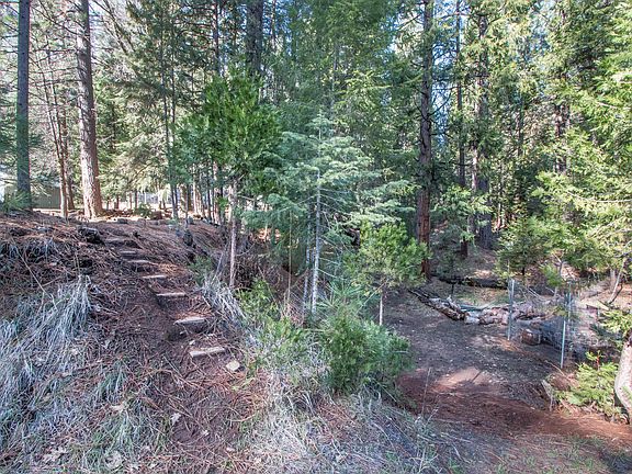 3rd image of 4970 Meadow Glen Dr