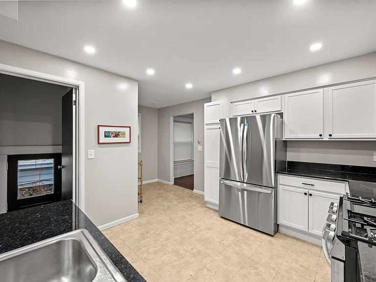 2277 S Overlook Rd — Photo 23