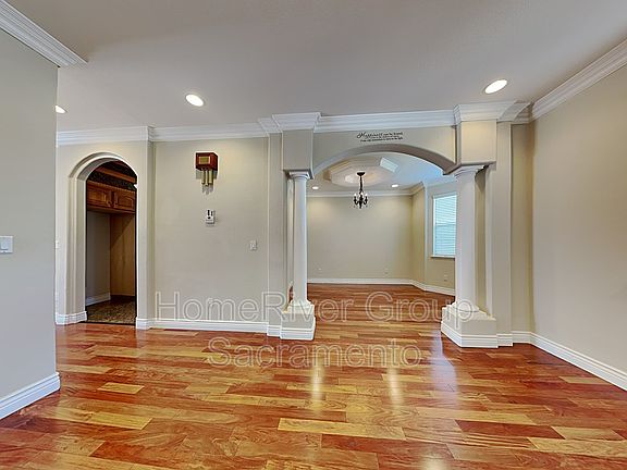 4th image of 1084 Silver Lake Dr