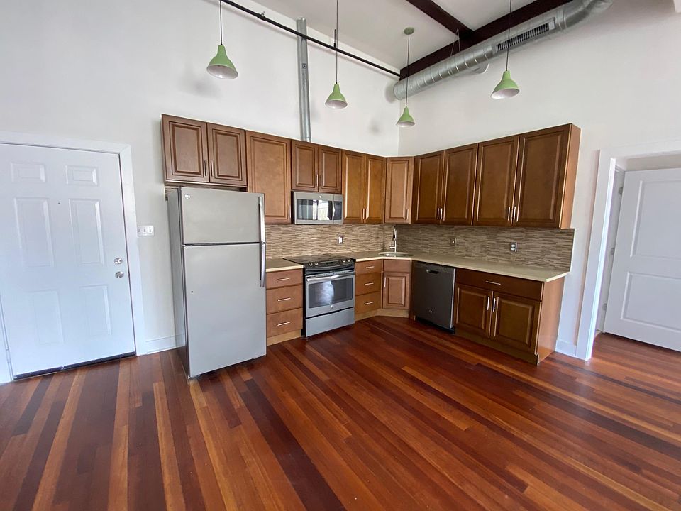 1st image of 3421 Richmond St APT 214