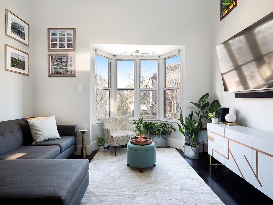 1st image of 146 Amity St APT 6