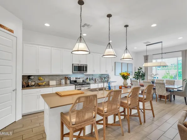 7696 W HONEYSUCKLE Drive, Peoria, AZ 85383