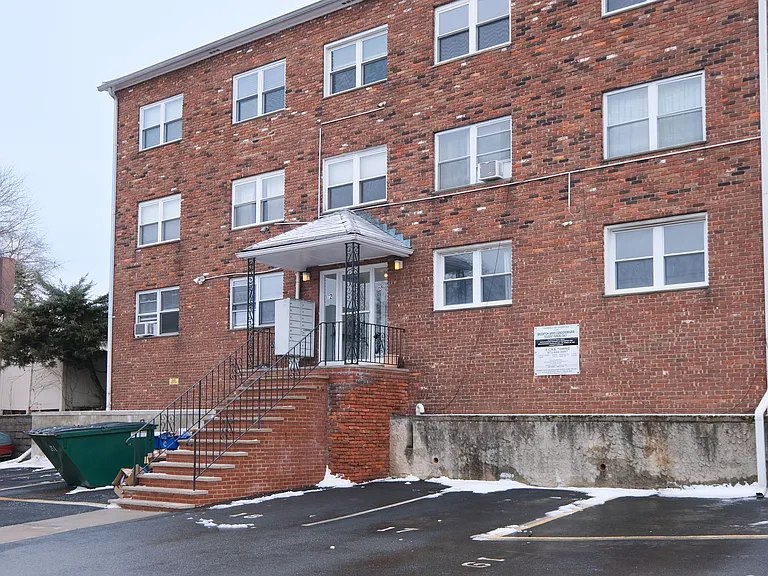 59-61 Brighton Ave #20 — Photo 16
