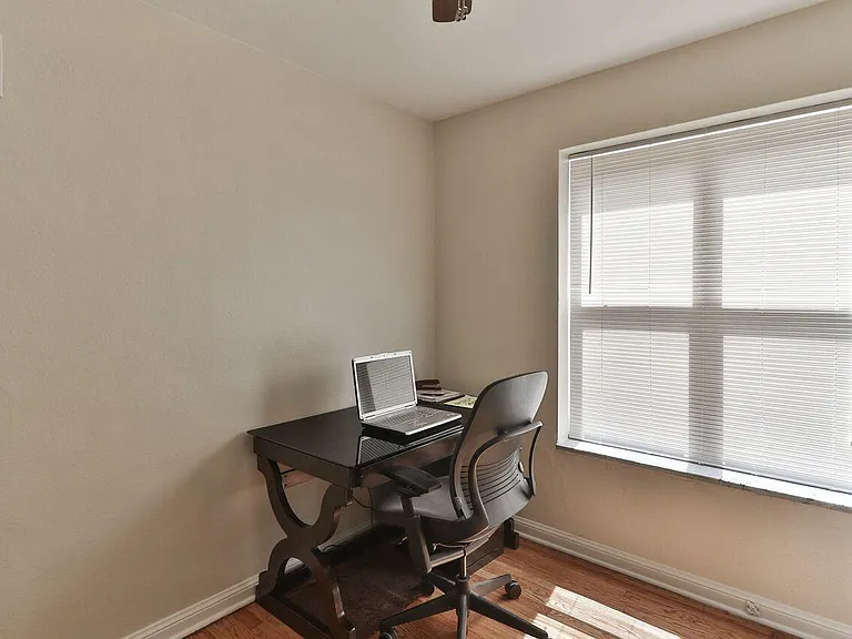 6927 Chippewa St #2 — Photo 9