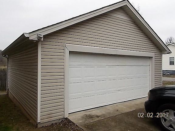 3rd image of 455 Mill St