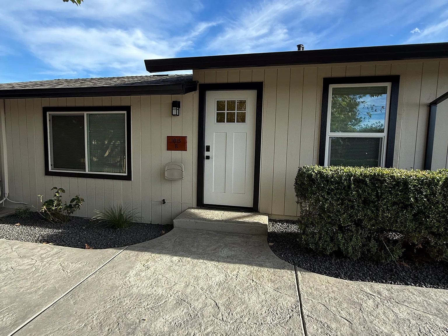 2 bed, 900 sqft, $2,250 — Photo 2