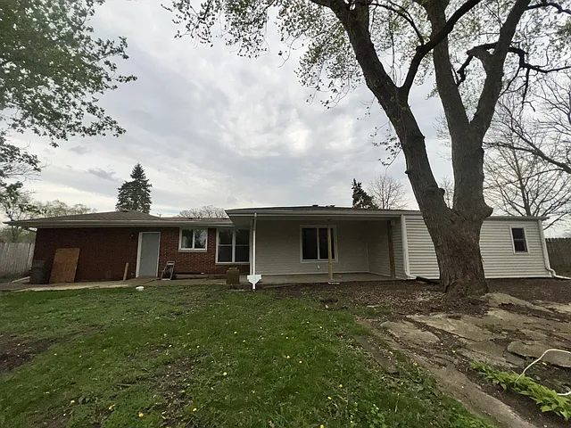 1108 E 9th St #1B — Photo 16