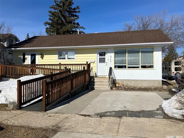 311 1st STREET W, Nipawin, SK S0E 1E0