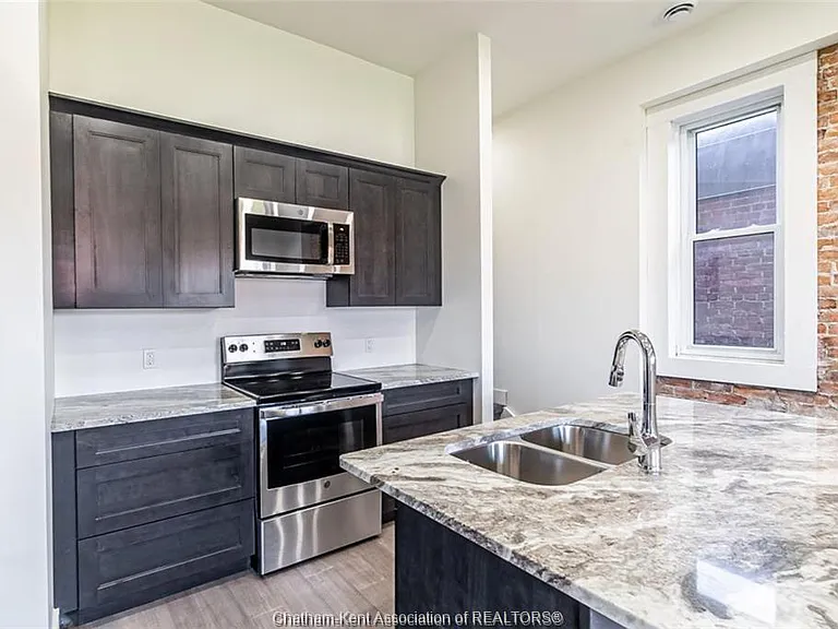 71 King St E #203 — Photo 11