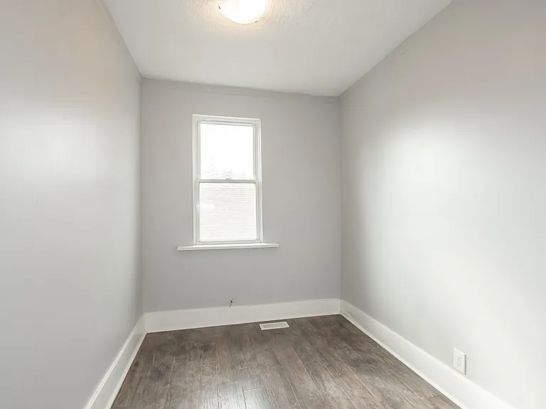 5431 Bridge St #4 — Photo 17