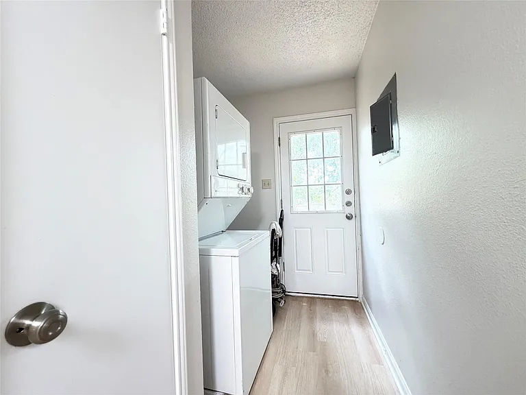 1915 Margalene Way #B — Photo 11