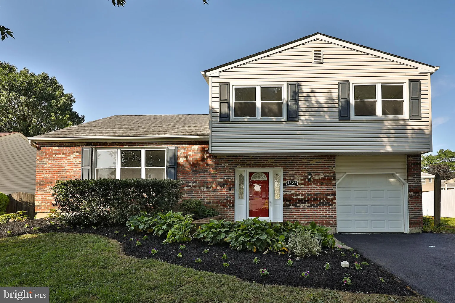1523 Barnswallow Dr photo 1