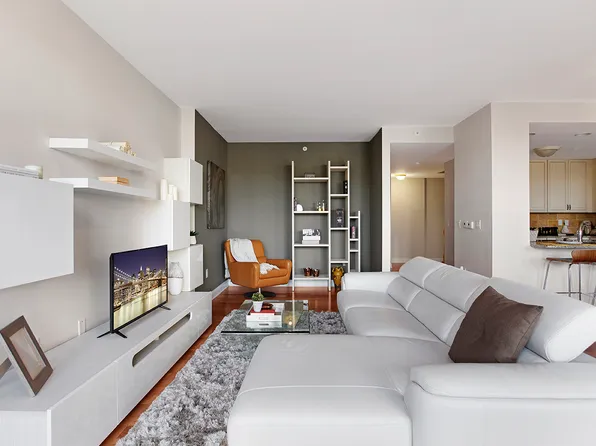 100 Alexander Way image 5 of 25