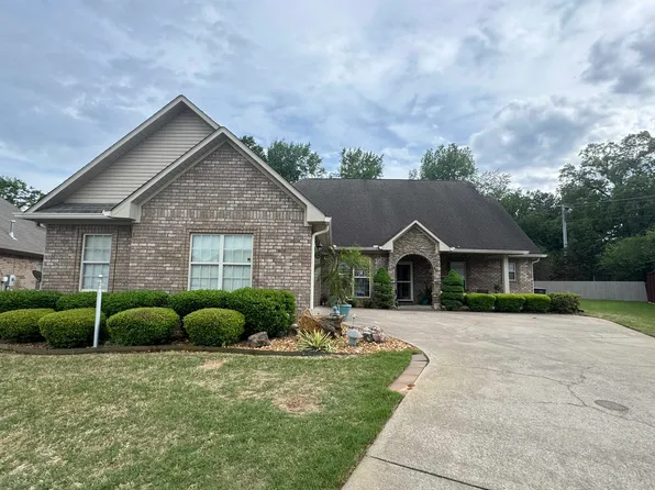 212 Sherborne Ct, Florence, AL 35633