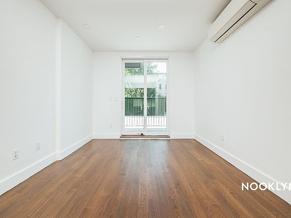 4th image of 115 Clifton Pl #1M