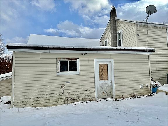 4th image of 76 Broad St #4