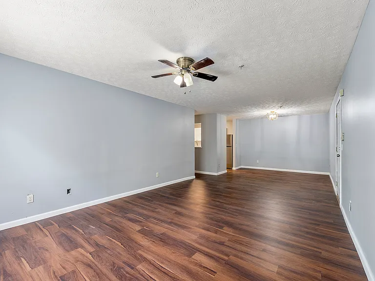 3247 Fairington Dr — Photo 24