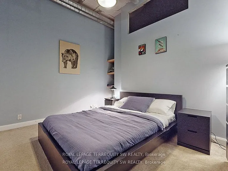 700 King St W #1101 — Photo 14