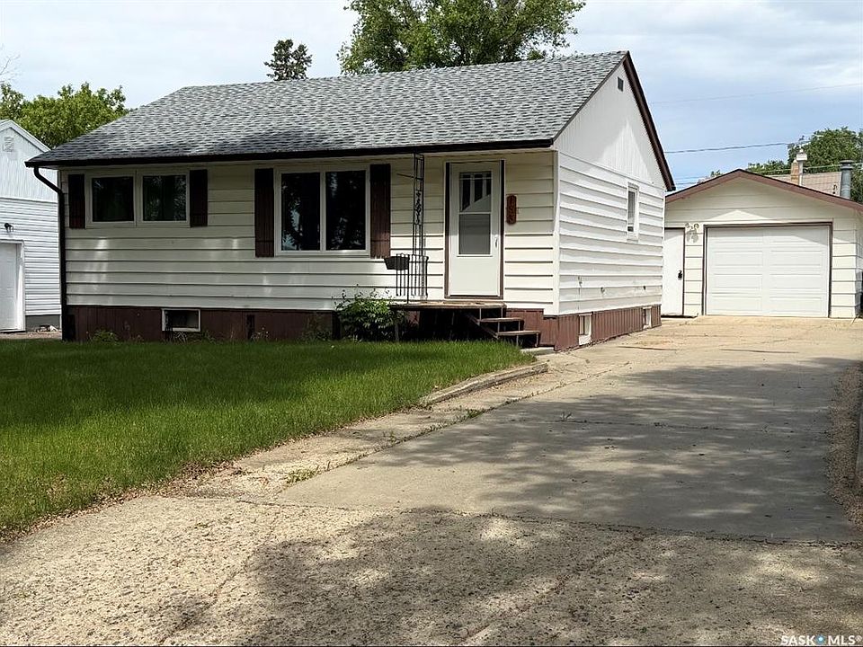 1st image of 155 Maxwell STREET