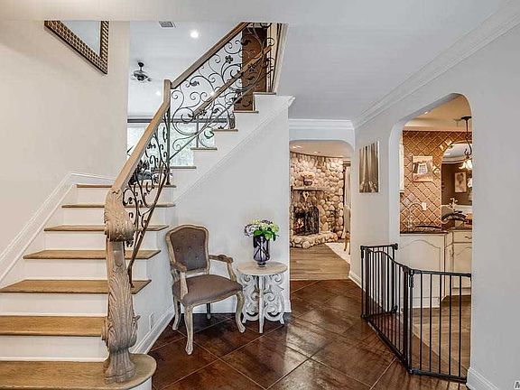 5th image of 6 Covey Ln