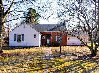 7 Thatcher Rd, Rochester, NY 14617