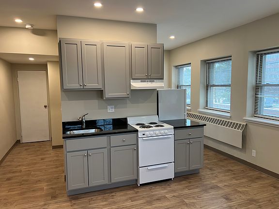 2nd image of 1050 Hancock St APT 30