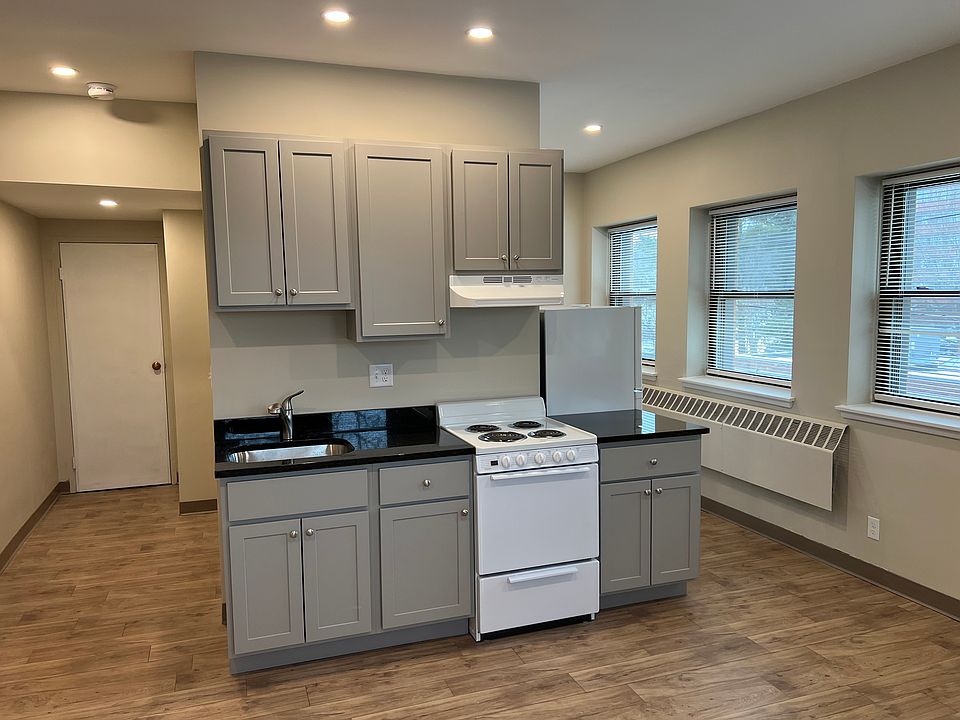 1st image of 1050 Hancock St #C0