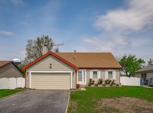 1880 De Forest Ln, Hanover Park, IL 60133