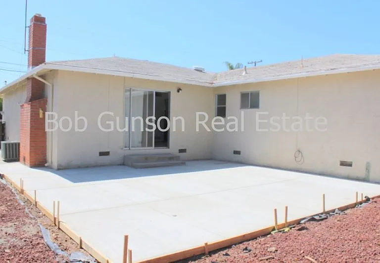 2104 Field St — Photo 8