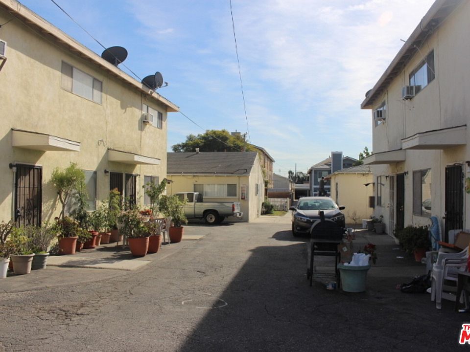 1st image of 1549 W 206th St