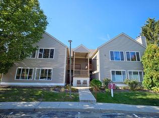 78 Falcon Ridge Way #8, Hamburg, NJ 07419