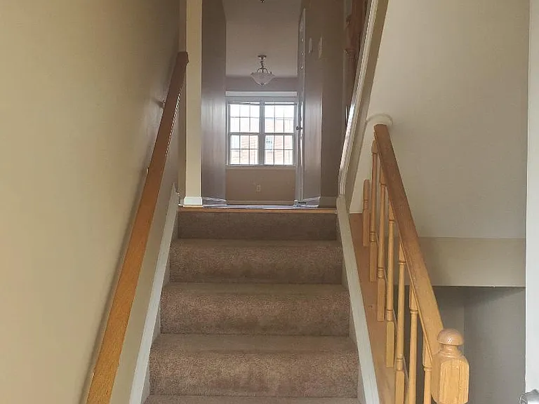 1210 N Vernon St — Photo 11