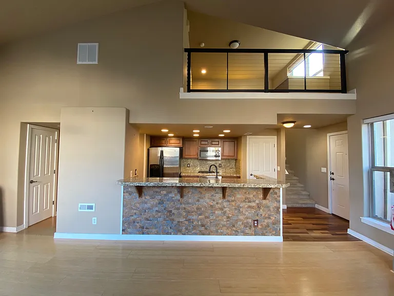6211 NE Carillion Dr #207 — Photo 3
