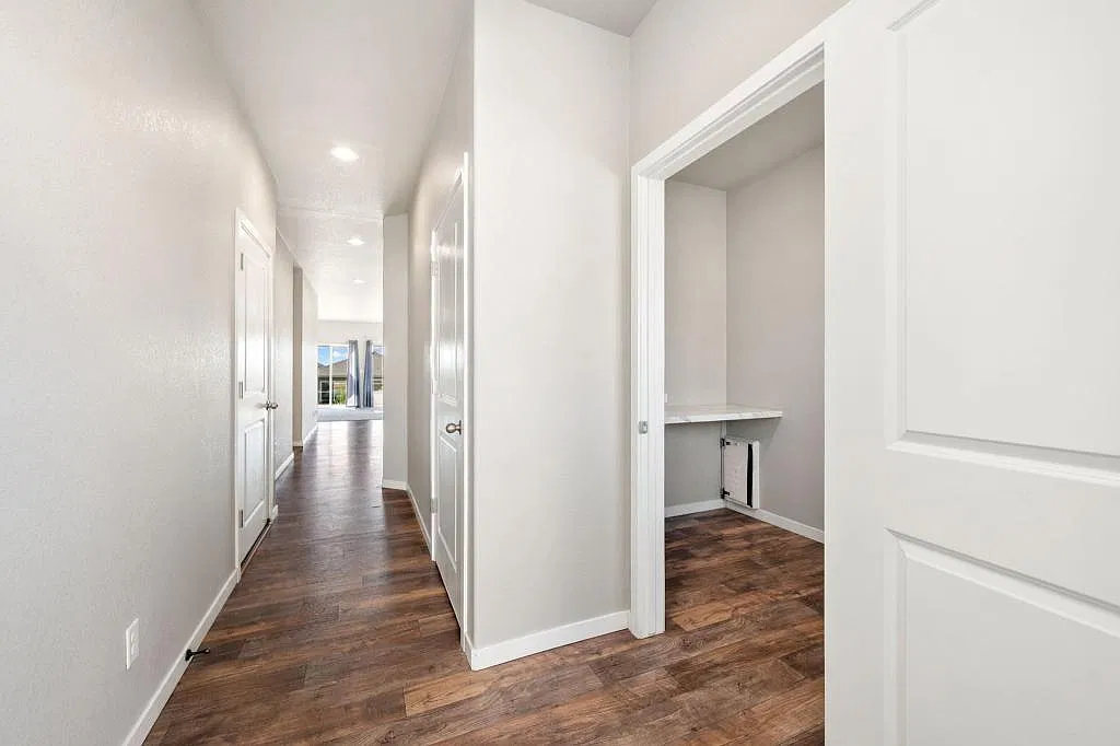 3082 Carney St — Photo 3