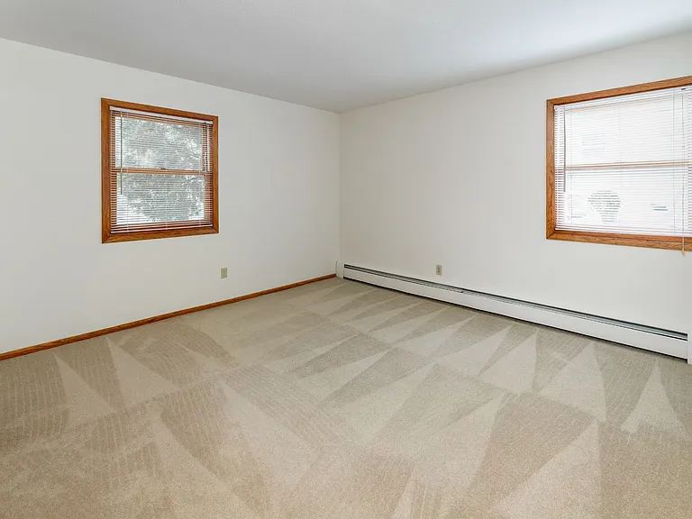 650 E 92nd St — Photo 30