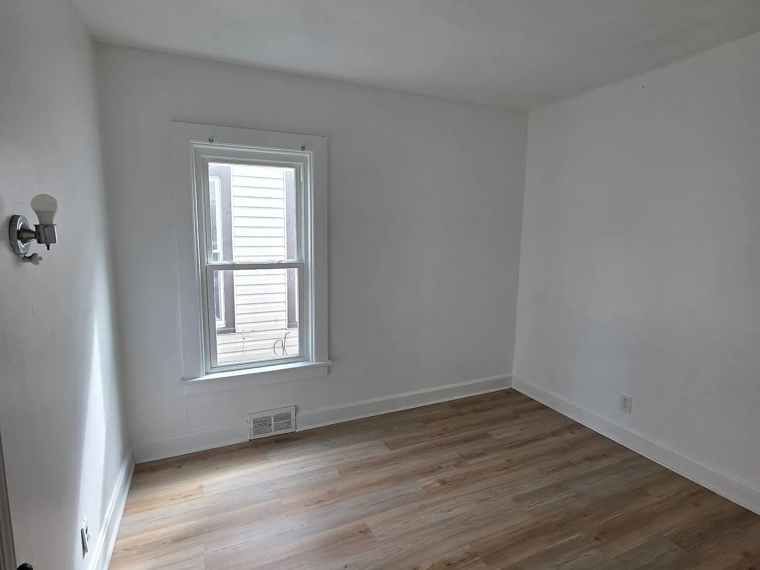 123 Maple Avenue - 1 — Photo 3