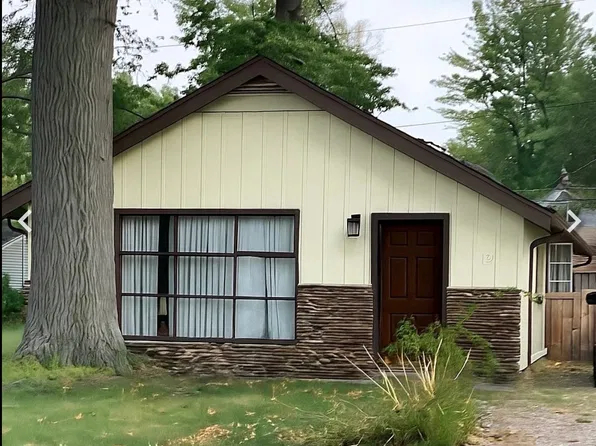 121 Woodstock Ave, Avon Lake, OH 44012