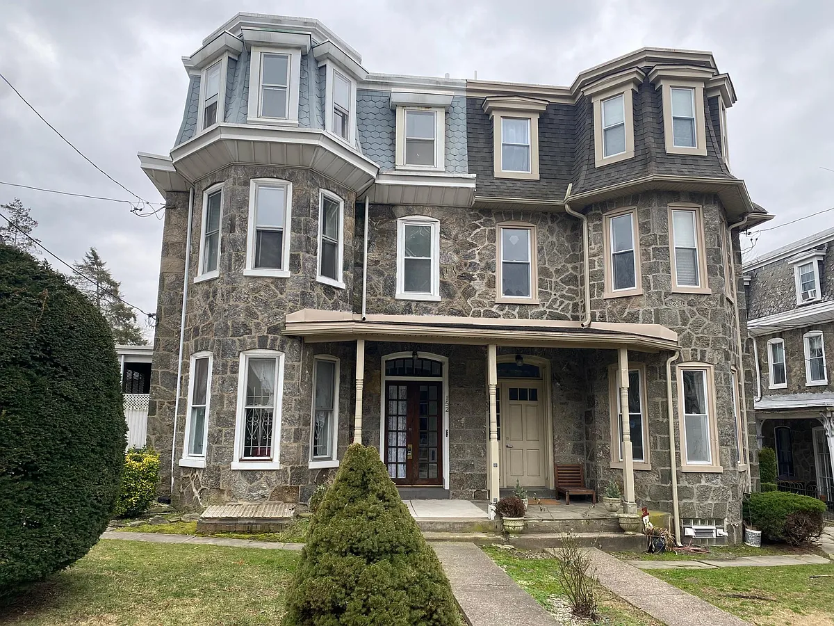 Building Photo - 152 Sumac St #1