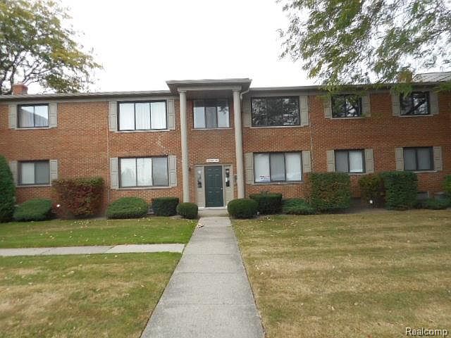 1st image of 32652 Harper Ave