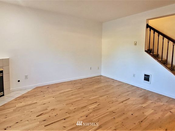 4th image of 5112 Browns Point NE #B
