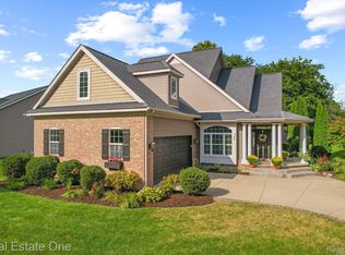 249 Summer Shade Dr, Howell, MI