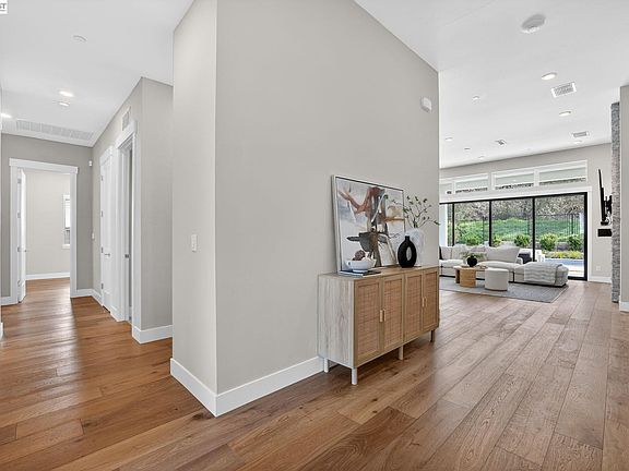 5th image of 8675 Spikerush Ln