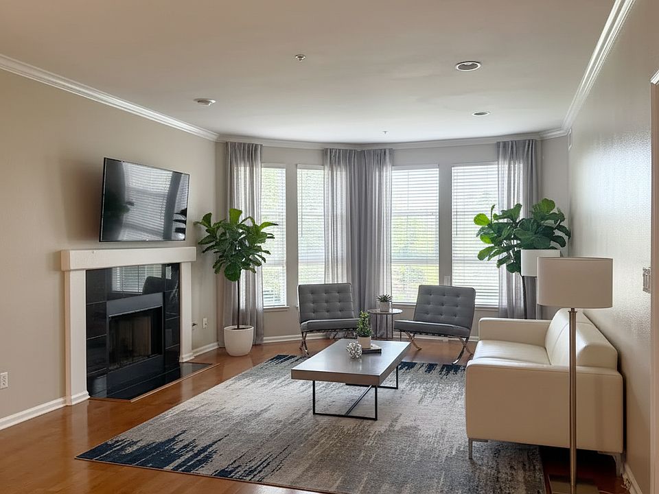 Living room - Virtually staged