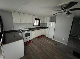 290 Carlson Dr, Midway Park, NC 28544