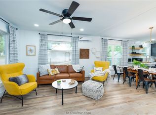 902 Travis St, Bryan, TX 77803