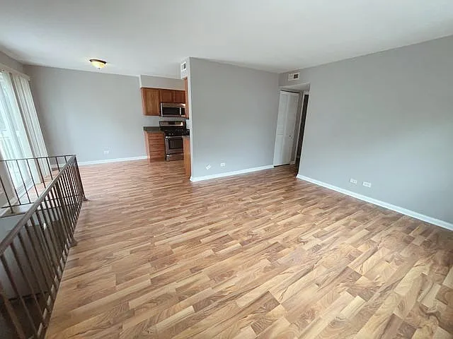 195 Thomas Ct #D — Photo 3