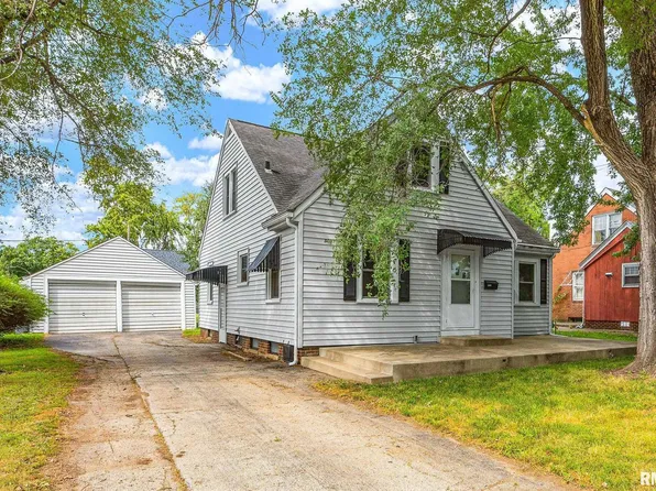 3009 N Easton Pl, Peoria, IL 61604