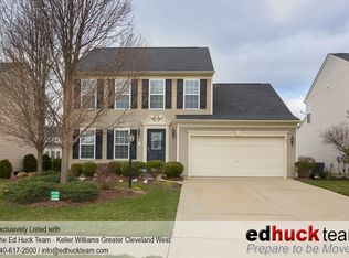 123 Stonefield Dr, Berea, OH 44017