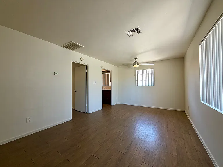 4420 N 8th Ave #3 — Photo 3